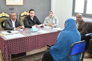 نائب محافظ الفيوم يبحث مشاكل...