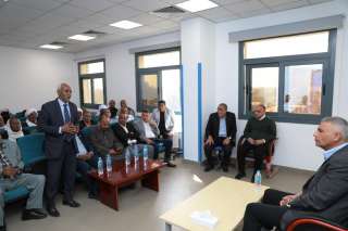 تفاصيل لقاء محافظ أسوان مع...