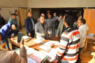 محافظ أسيوط يتفقد المركز التكنولوجي...