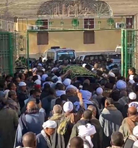 الآلاف يشيعون جثمان الشيخ محمد الجيلاني بالأقصر