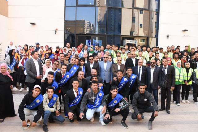 وزير الرياضة ومحافظ المنيا يفتتحان نزل شباب المنيا