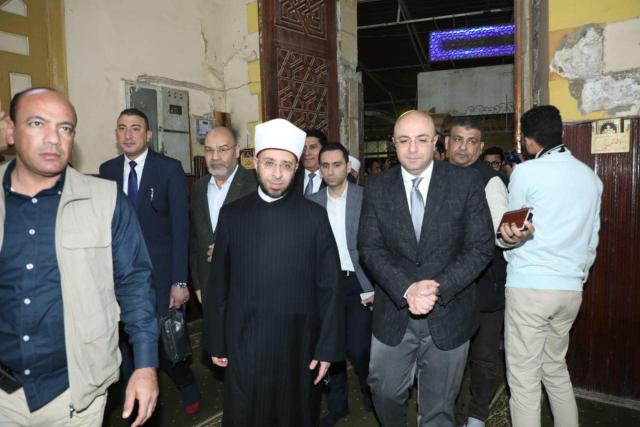 الأزهري وغنيم في مسجد السيدة حورية