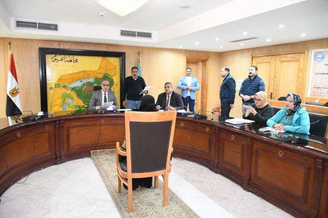 اجتماع .محافظ الفيوم مع المواطنين