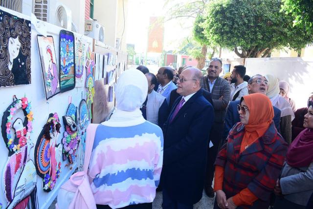 مهرجان" فكرة ولون"