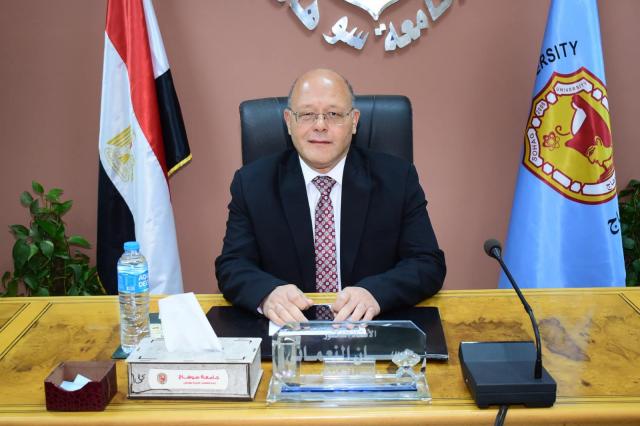 الدكتور حسان النعماني، رئيس جامعة سوهاج،