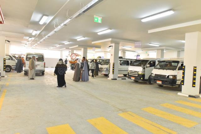 محافظ أسيوط يفتتح موقف سرفيس متعدد الطوابق