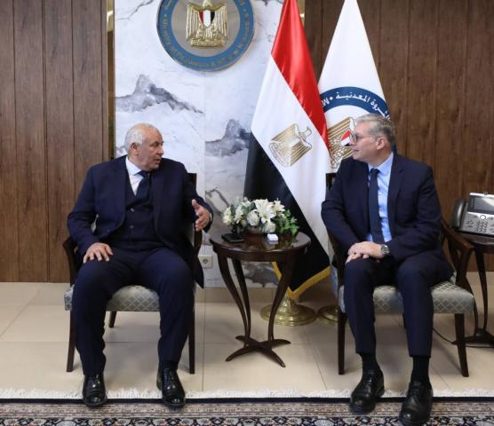 وزير البترول و محافظ الوادي الجديد