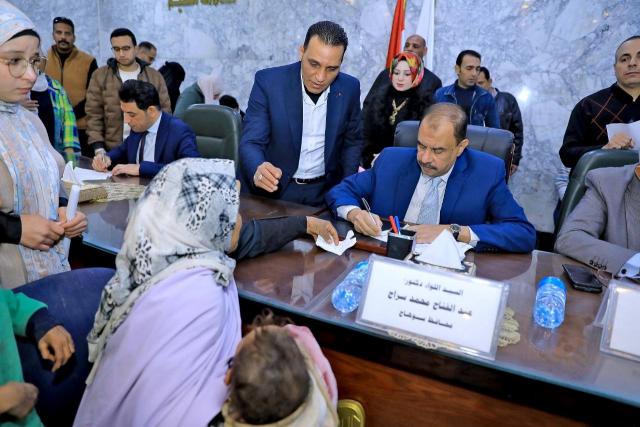 محافظ سوهاج يعقد اللقاء الجماهيري الأسبوعي