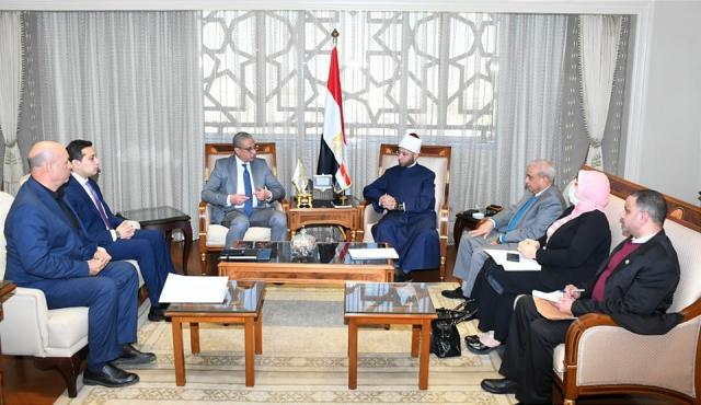 وزير الأوقاف يستقبل محافظ الفيوم