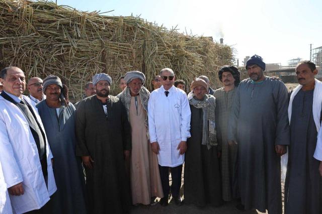 محافظ المنيا يشهد بدء موسم توريد القصب
