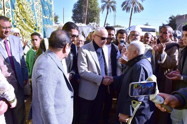 لقاء محافظ الأقصر مع الأهالي