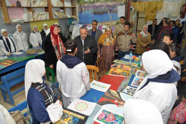 محافظ أسيوط يتفقد أقسام وورش مدرسة أسيوط الثانوية