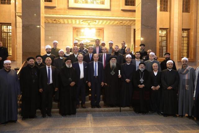 محافظ المنيا يهنئ الاخوة الأقباط