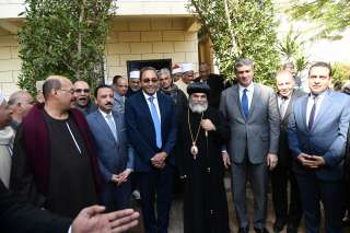 محافظ قنا يهنئ الأقباط بعيد...
