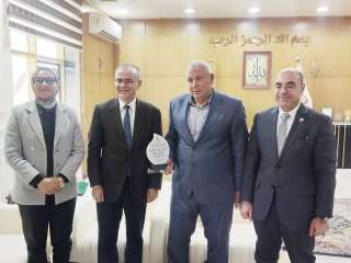 محافظ الوادي الجديد يستقبل رئيس...