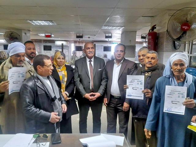 سكرتير عام سوهاج يتفقد إجراءات تلقي طلبات التصالح
