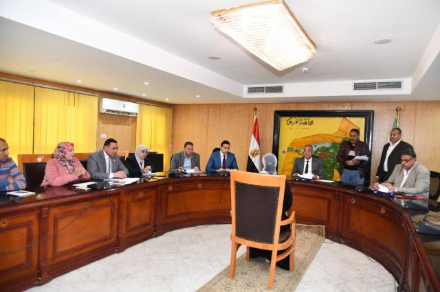 لقاء محافظ الفيوم مع المواطنين.