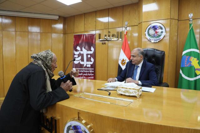 لقاء محافظ المنيا مع الأهالي