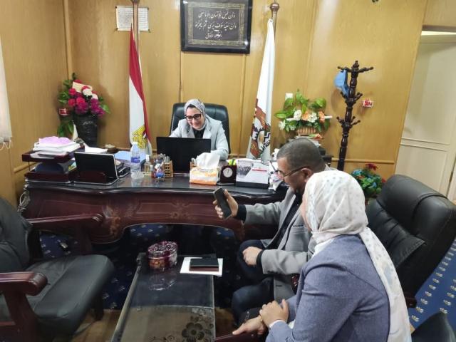 نائب محافظ الوادي الجديد تُشارك في الاجتماع