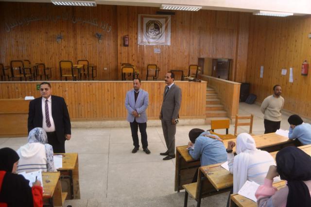 امتحانات كلية الحقوق
