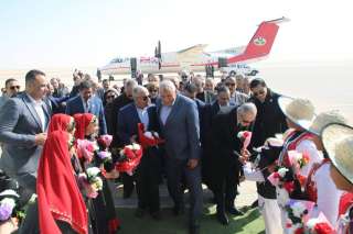 محافظ الوادي الجديد يستقبل لجنتي...