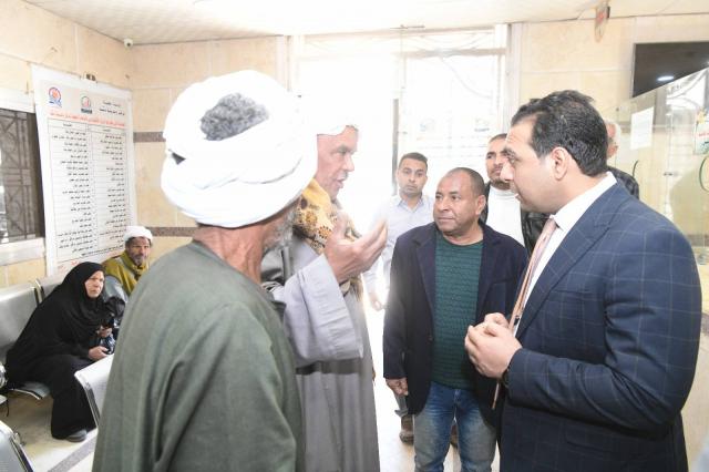 نائب محافظ قنا يتفقد المركز التكنولوجي بدشنا