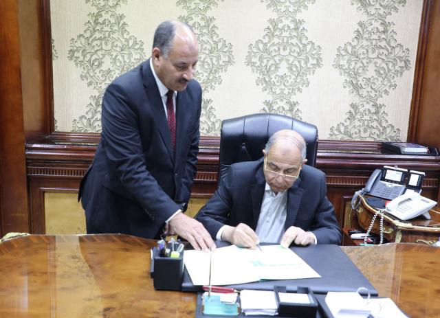 محافظ المنيا يعتمد نتيجة الشهادة الإعدادية