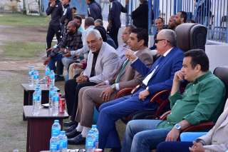 عمارة  يدعم لاعبى فريق...