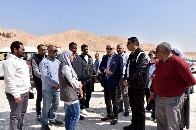 جولة محافظ الأقصر