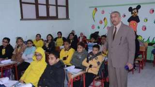 وكيل تعليم الوادي الجديد يتفقد مدرسة...