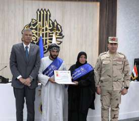 محافظ أسوان يكرم أسر الشهداء ...