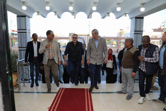 جولة محافظ البحر الأحمر