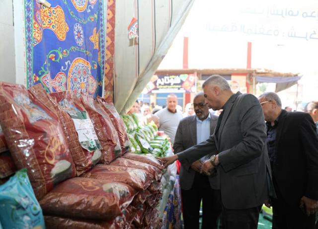 محافظ أسوان يفتتح معرض " أهلاً رمضان "