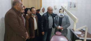 وكيل صحة قنا يتابع الخدمات...
