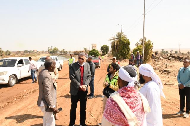جولة محافظ أسوان