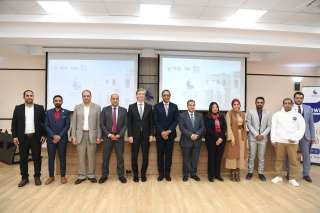 محافظ قنا يشارك في فعاليات...