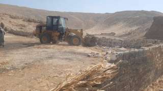 مركز الطود بالأقصر ينفذ أعمال إزالة...