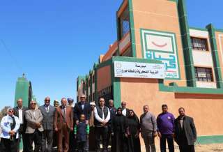 محافظ أسوان يتفقد مدرسة التربية...
