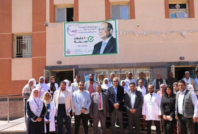جولة محافظ أسوان