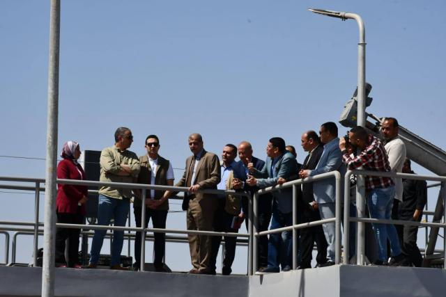محافظ الفيوم يتفقد محطة معالجة الصرف الصحي