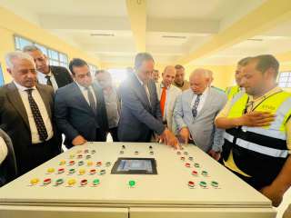محافظ قنا يتفقد عددا من...