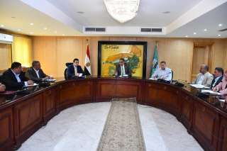 محافظ الفيوم  يتابع ...