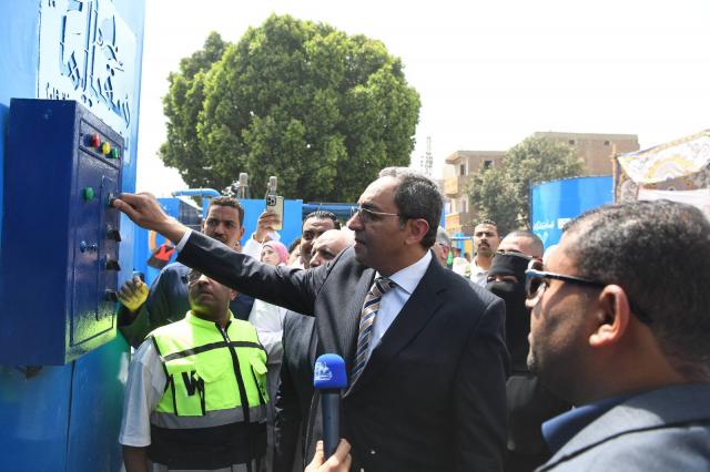 محافظ قنا يفتتح محطة مياه كرم عمران