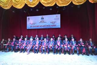 بالصور.. جامعة الفيوم تكرم 1200...