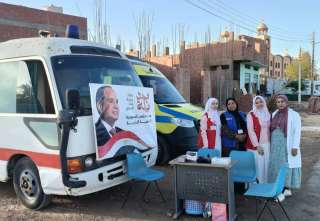 انتشار فرق طبية أمام كنائس...
