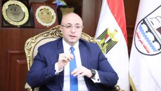 محافظ بني سويف يناقش جهود...