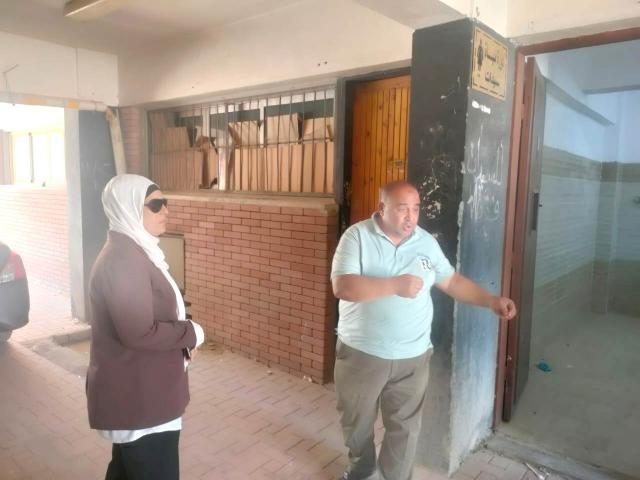 أمين جامعة جنوب الوادي تتفقد دورات المياه