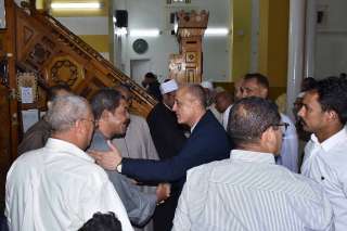محافظ الأقصر يؤدى شعائر صلاة...