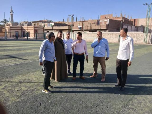 تطوير ملعب النجيل الصناعي