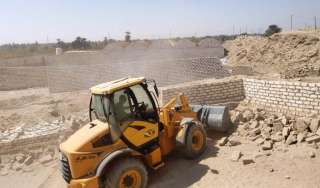 محافظ أسوان ينعي  مدير المتغيرات...